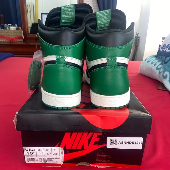 Brand New Air  Jordan 1 Retro High OG Pine Green 2018 SIZE 10.5 - Picture 4 of 6